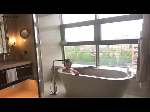 ❤️ Valtava babe runkkaa intohimoisesti pilluaan kylpyhuoneessa Porno at fi.sex78.ru